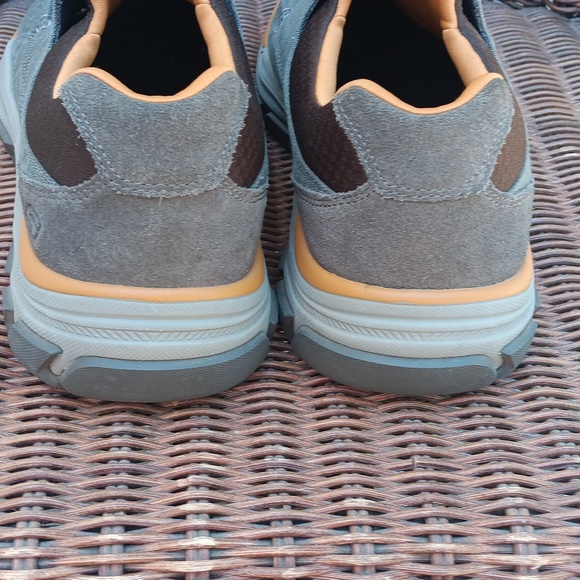 Sketchers relaxed fit shoes - Picture 4 of 6